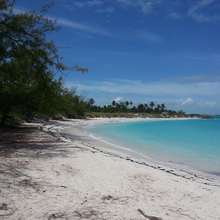 Отель Augusta Bay Bahamas, Exuma Джорджтаун Экстерьер фото