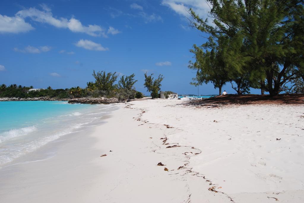Отель Augusta Bay Bahamas, Exuma Джорджтаун Экстерьер фото