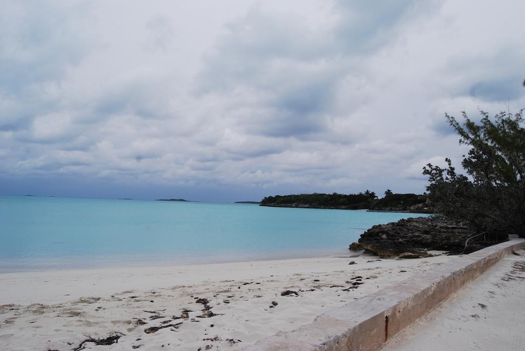 Отель Augusta Bay Bahamas, Exuma Джорджтаун Экстерьер фото