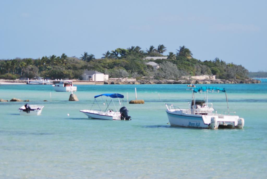 Отель Augusta Bay Bahamas, Exuma Джорджтаун Экстерьер фото