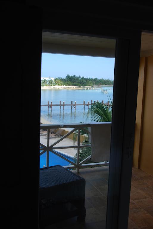 Отель Augusta Bay Bahamas, Exuma Джорджтаун Экстерьер фото