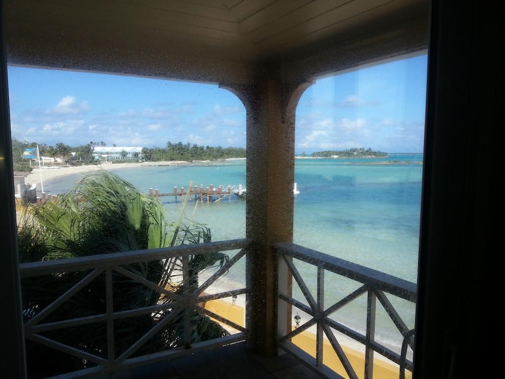 Отель Augusta Bay Bahamas, Exuma Джорджтаун Экстерьер фото