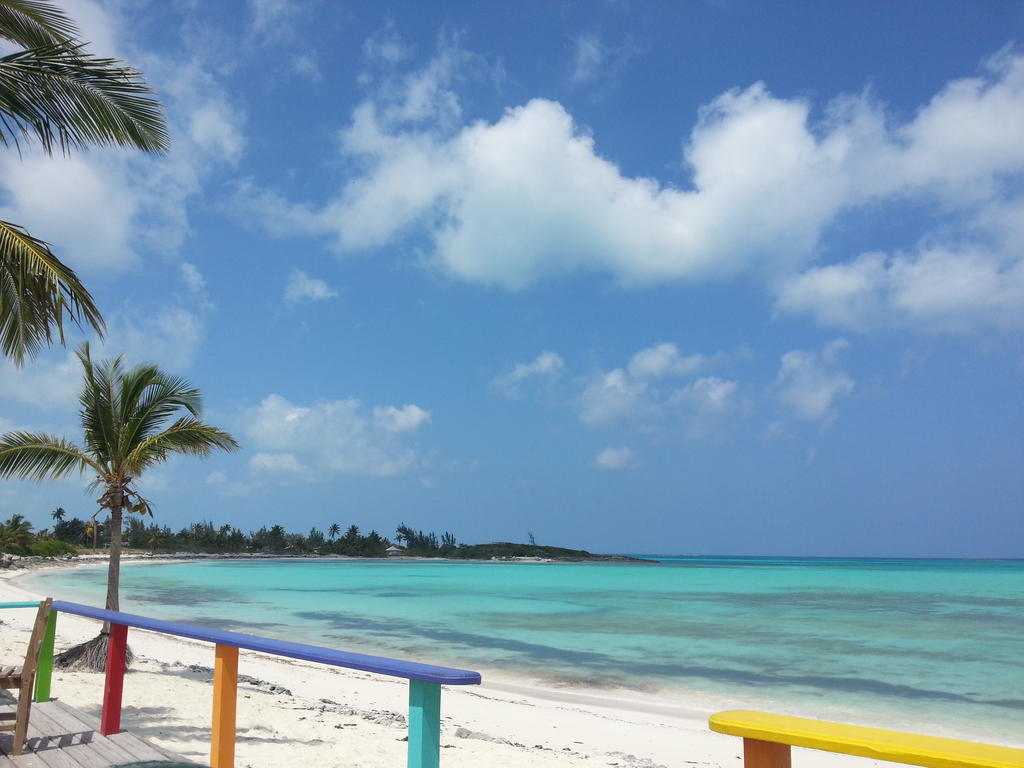 Отель Augusta Bay Bahamas, Exuma Джорджтаун Экстерьер фото